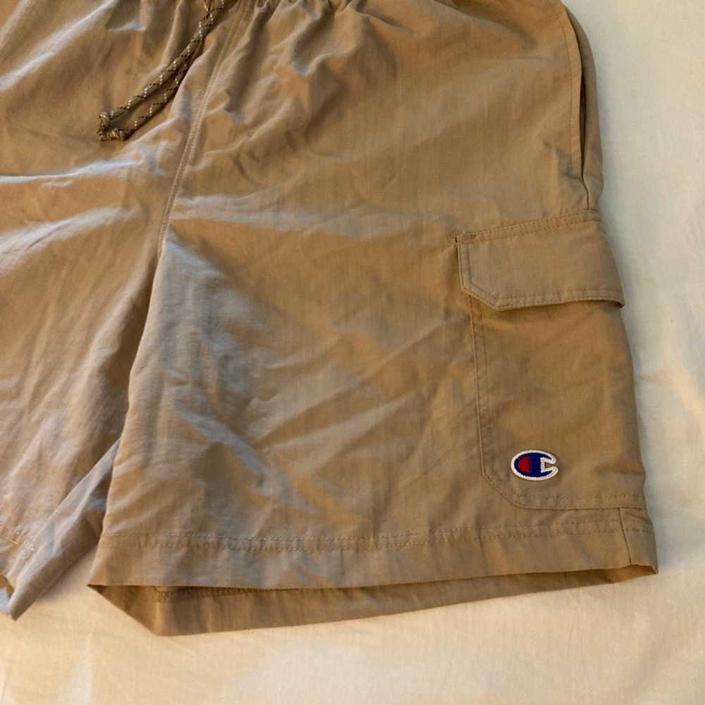Champion men’s shorts suze medium like new